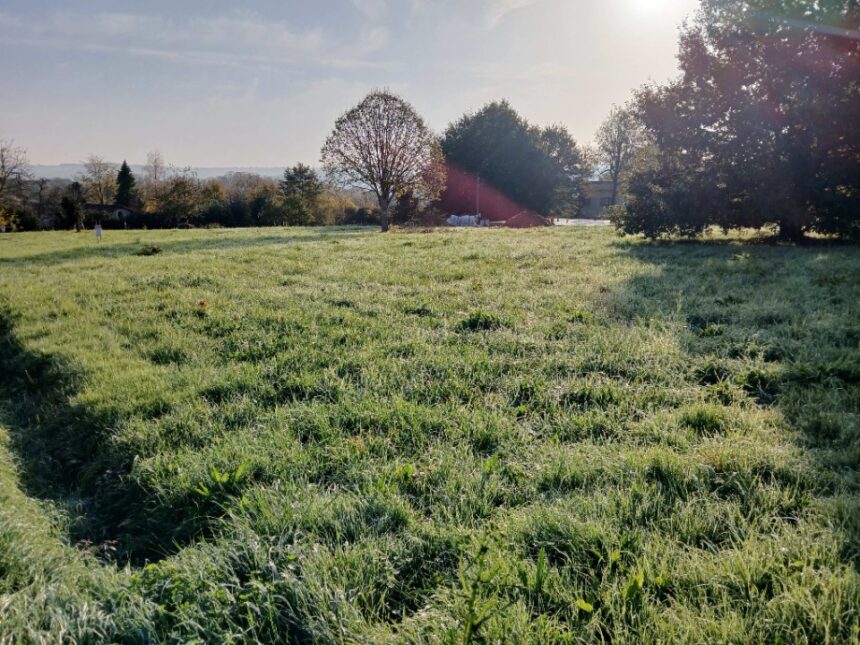 Terrain à bâtir à Saint-Astier (24110)