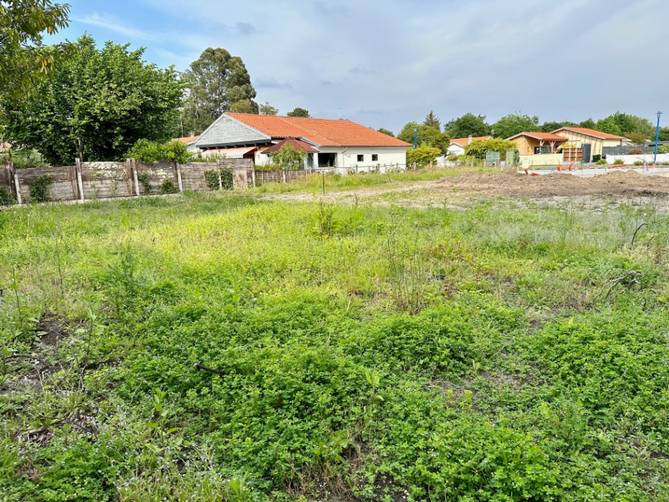 Terrain à bâtir à Le Taillan-Médoc (33320)