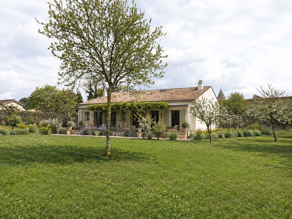 Terrain à bâtir à Saint-Pierre-d’Aurillac (33490)