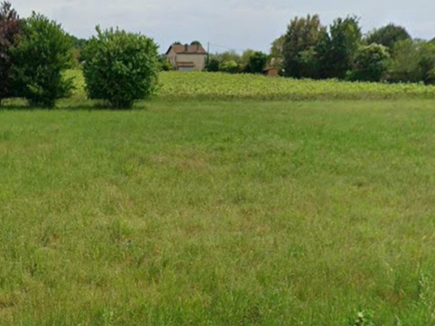 Terrain à bâtir à Prignac-et-Marcamps (33710)