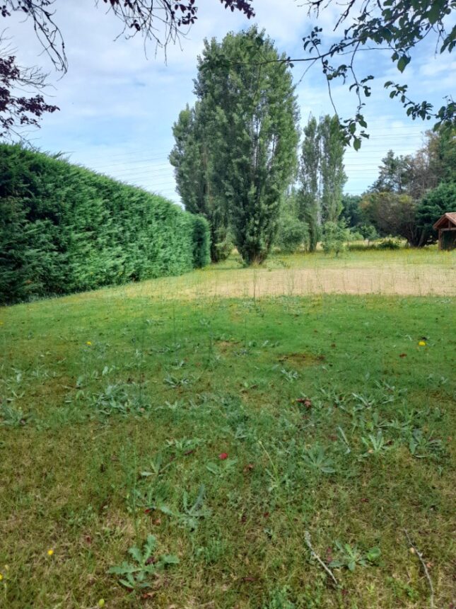 Terrain à bâtir à Périssac (33240)
