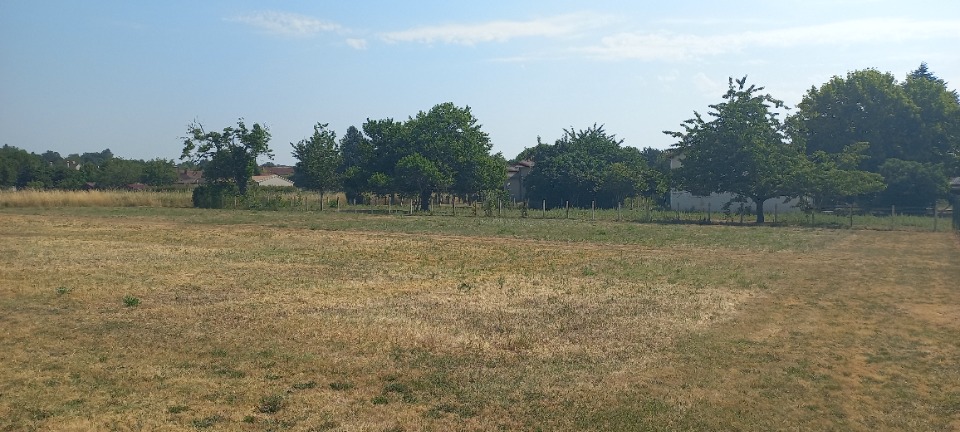 Terrain à bâtir à Saint-Front-de-Pradoux (24400)
