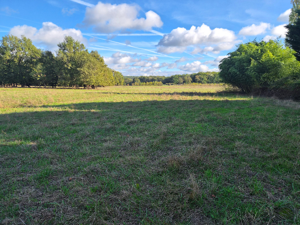 Terrain à bâtir à Minzac (24610)