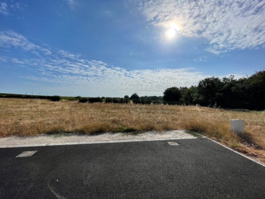 Terrain à bâtir à Léognan (33850)