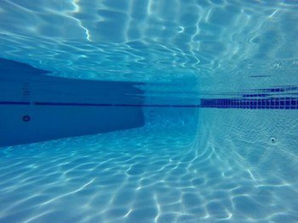Comment détecter et réparer une fuite dans une piscine
