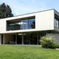 Quelles sont les tendances architecturales pour un plan de maison contemporaine ?