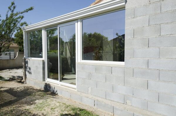 L’extension de maison en parpaing en Gironde : comment transformer votre habitation avec succès